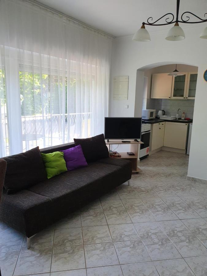 Levente Apartman Balatongyorok Luaran gambar