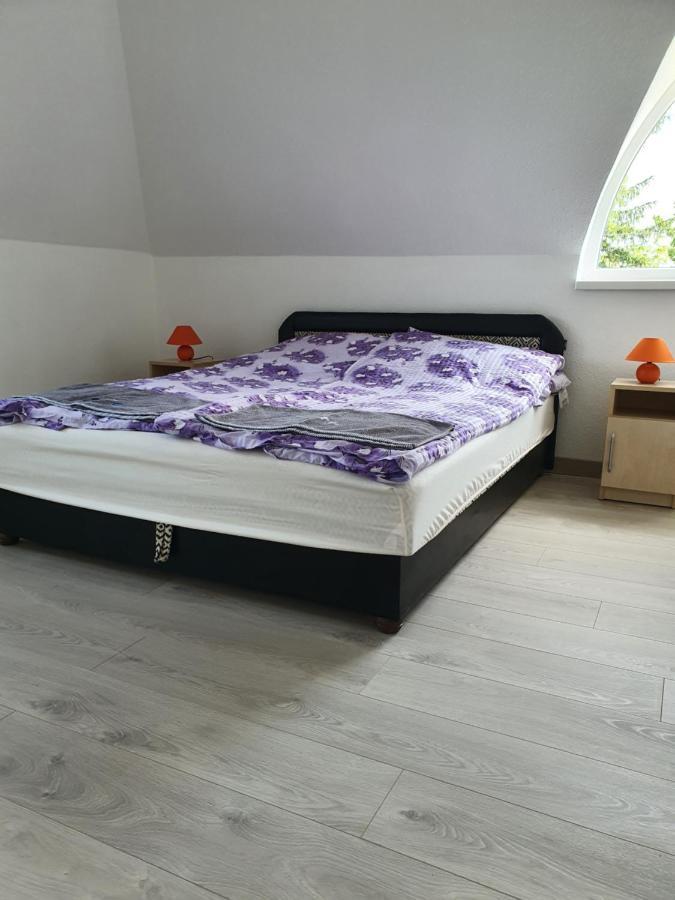 Levente Apartman Balatongyorok Luaran gambar