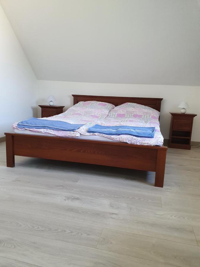 Levente Apartman Balatongyorok Luaran gambar