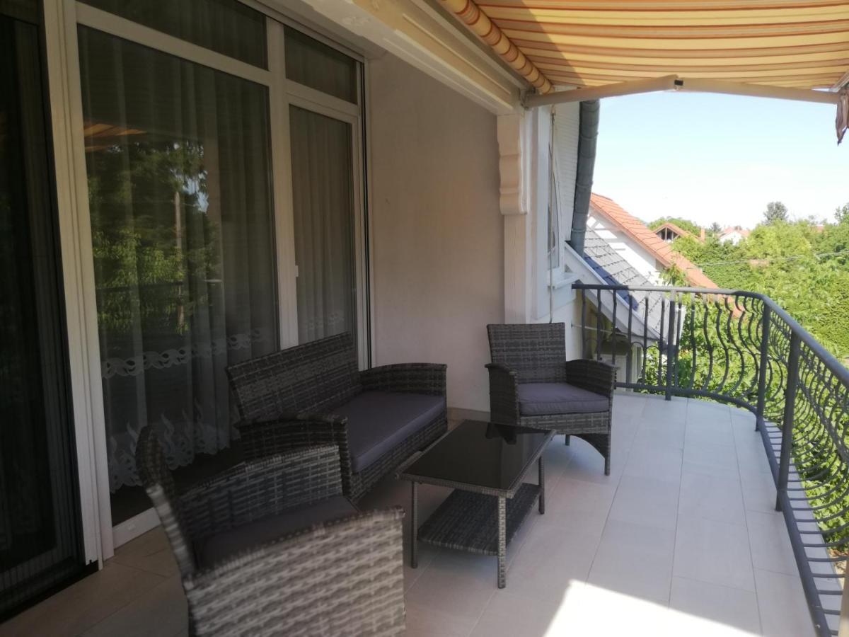 Levente Apartman Balatongyorok Luaran gambar
