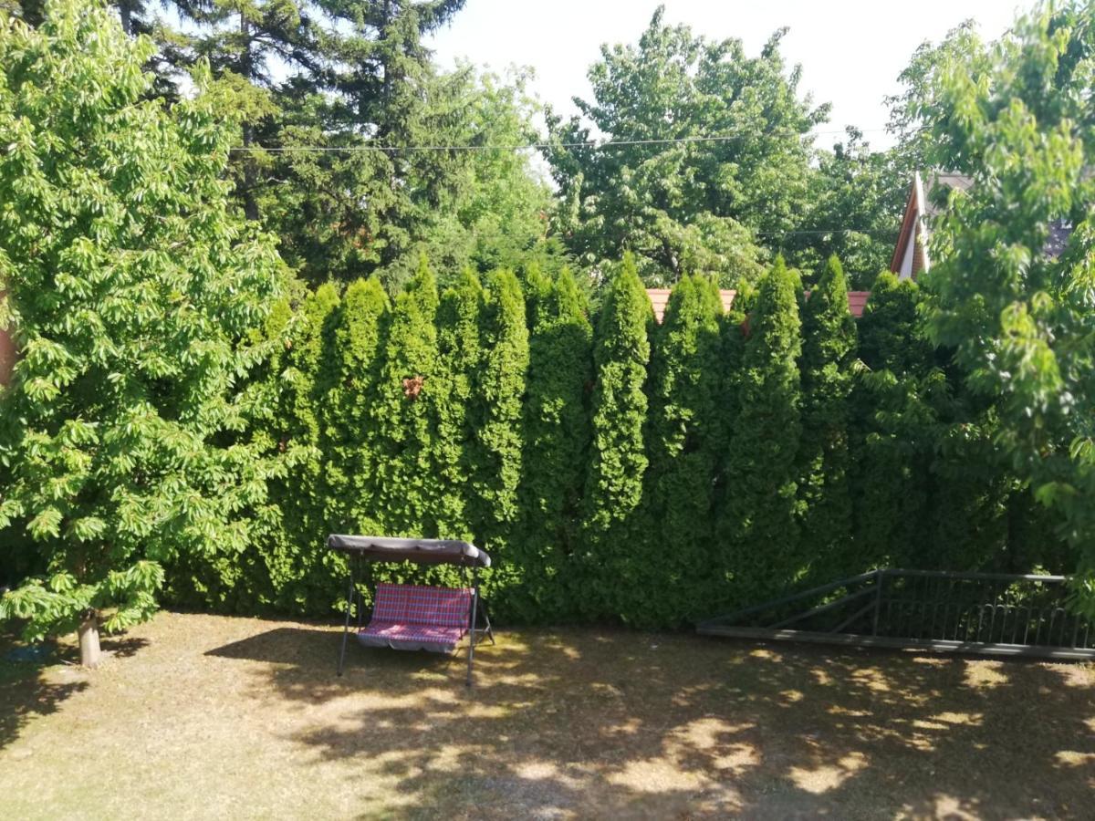 Levente Apartman Balatongyorok Luaran gambar