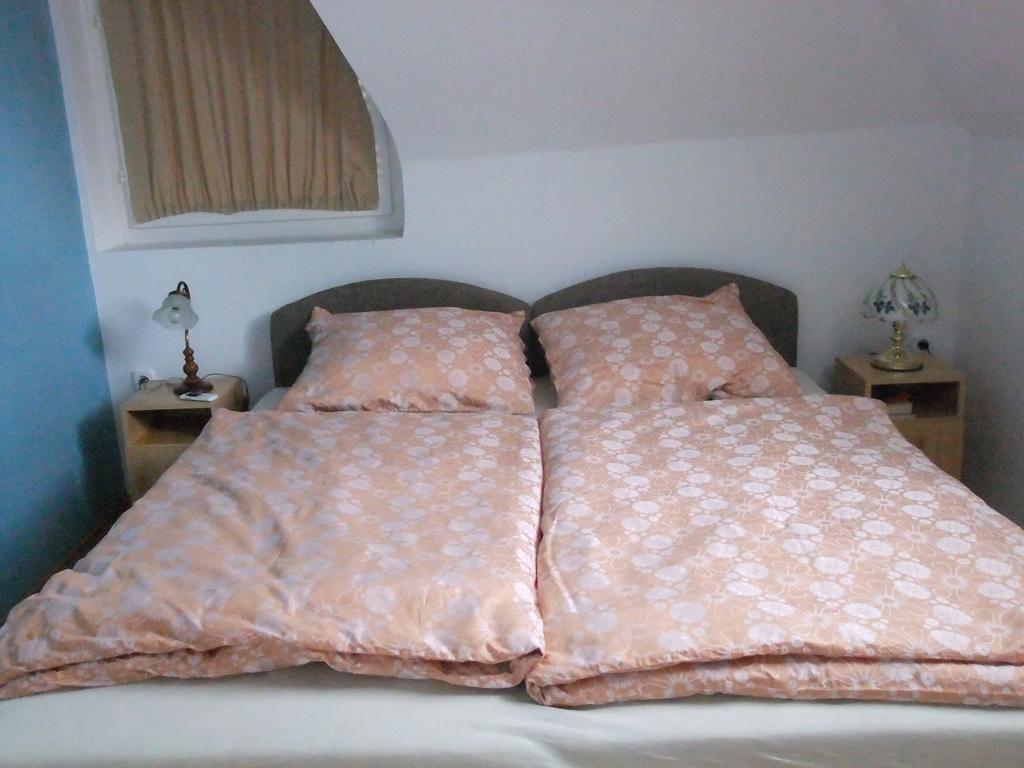 Levente Apartman Balatongyorok Luaran gambar