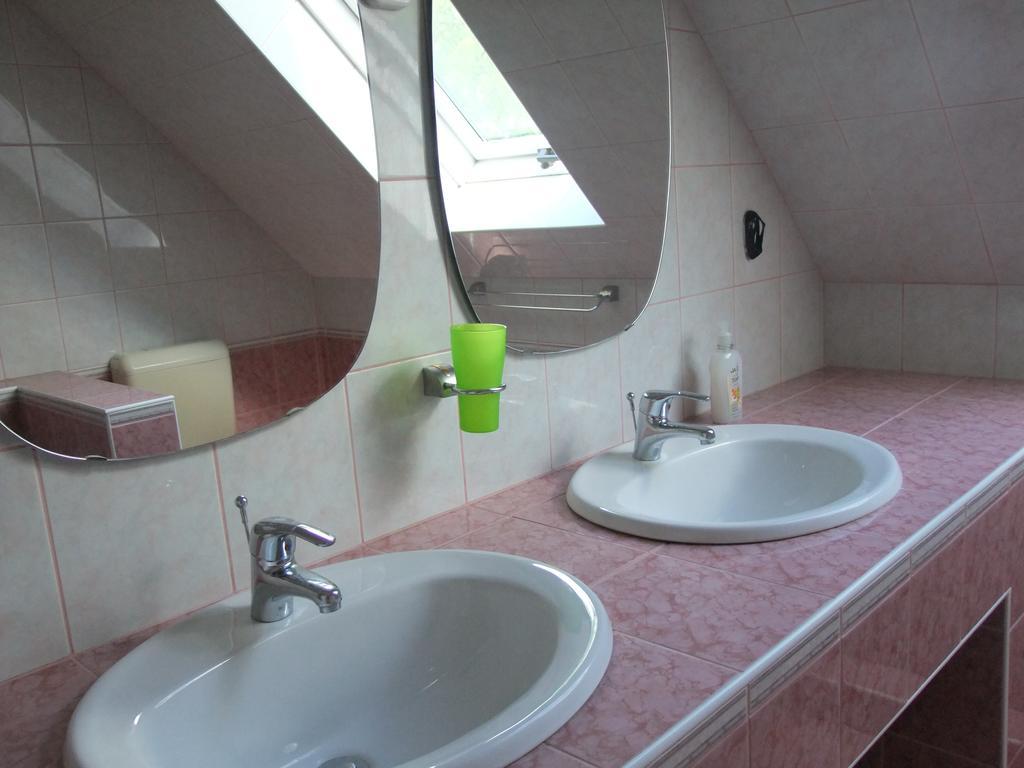 Levente Apartman Balatongyorok Luaran gambar