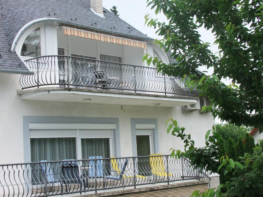 Levente Apartman Balatongyorok Luaran gambar