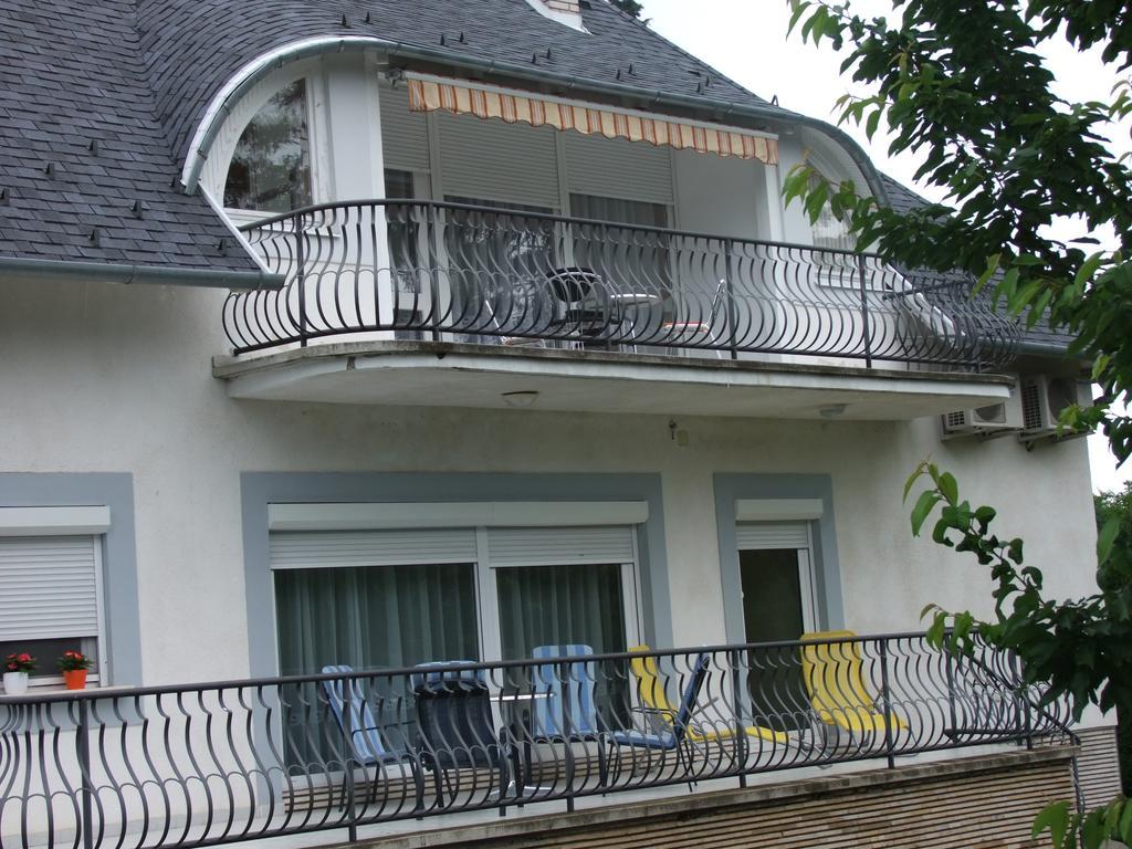 Levente Apartman Balatongyorok Luaran gambar
